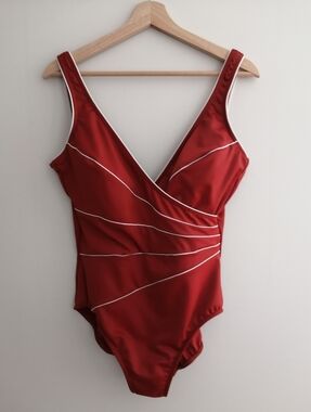 Miraclesuit Horizon One Piece Bathing Swim Suit Plus Size 14